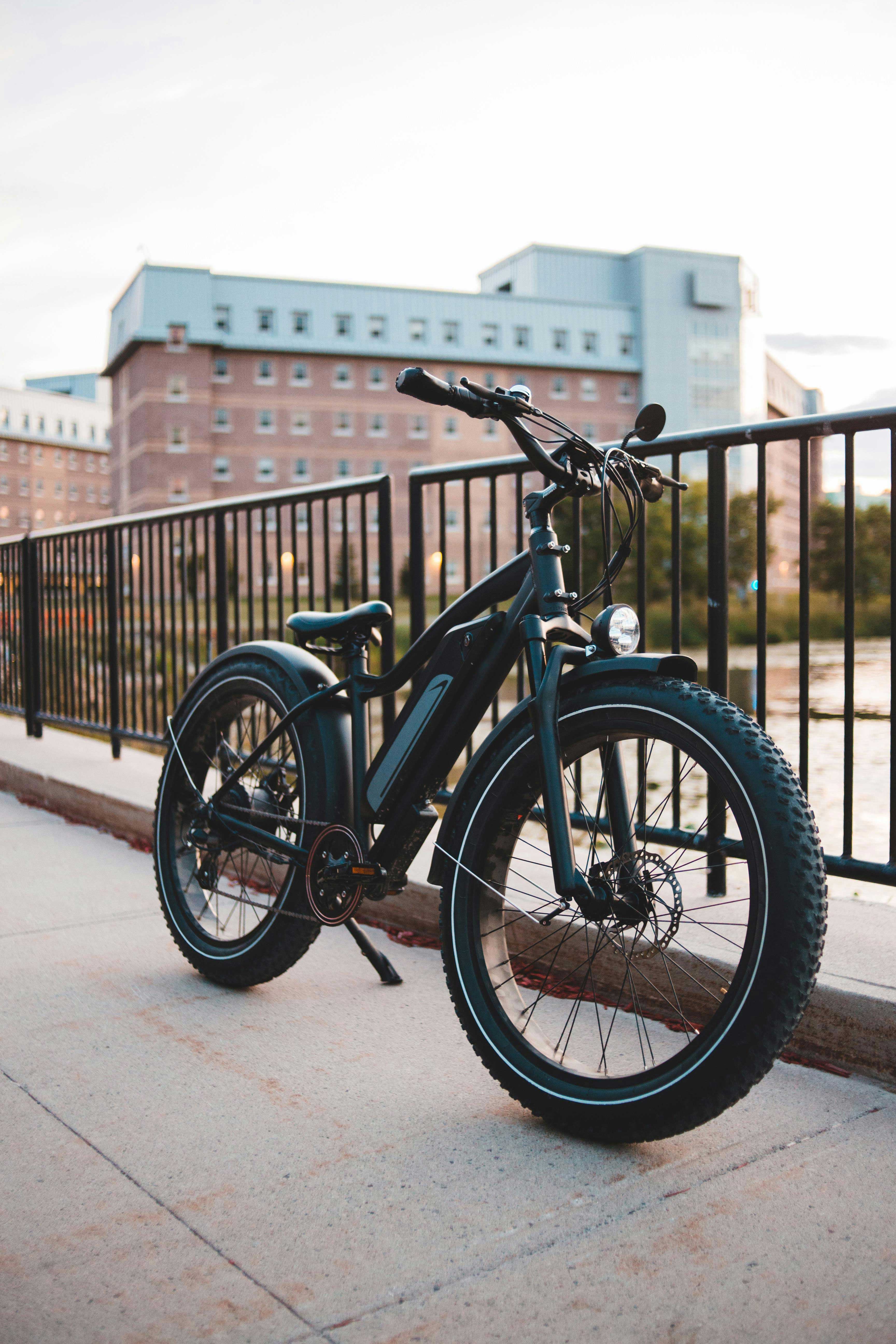 Compact lithium battery packs for e-bikes and electric motorcycles